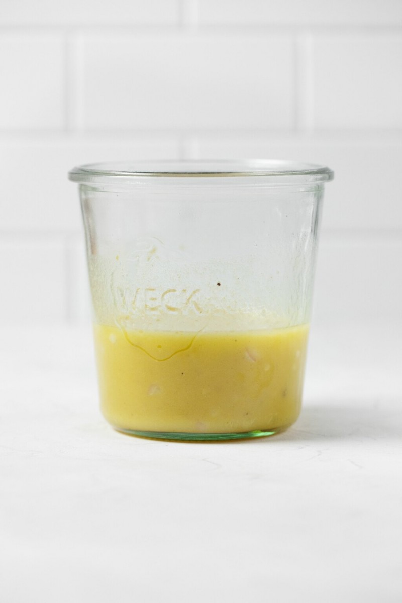 20231129_6566f4860dba2 Simple Champagne Vinaigrette